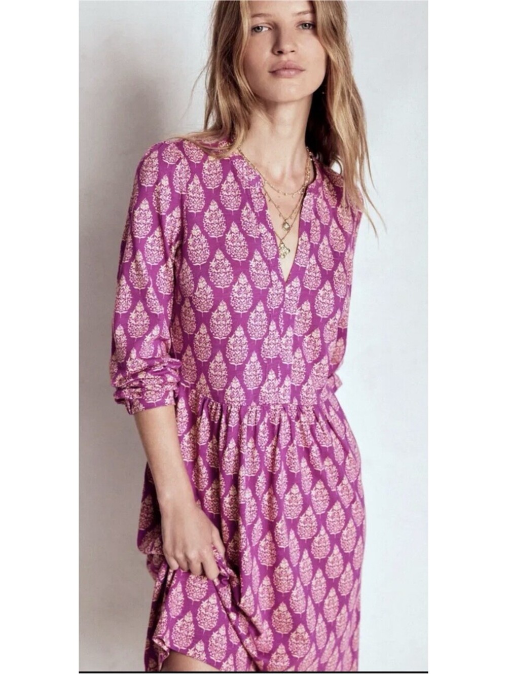 Boden Naomi Relaxed Jersey Dress in the "Purple, Wildflower Bouquet" Size 2